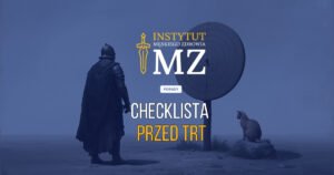 rycerz-stojacy-przed-tarcza-symbolizujaca-checkliste-przed-terapia-trt-navy